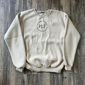 beige sweatshirt